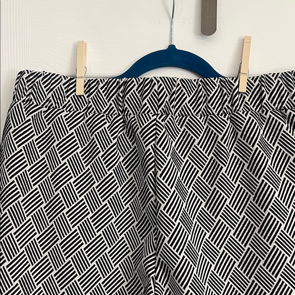 Elegant Geometric Wide Leg Pants - Picture 7 of 8